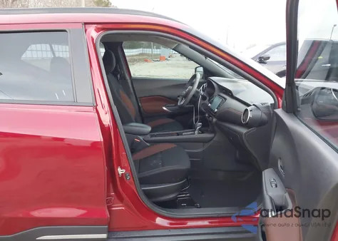 2021 Nissan Kicks Sr Xtronic Cvt z USA, uszkodzony, nr VIN 3N1CP5DV8ML495233